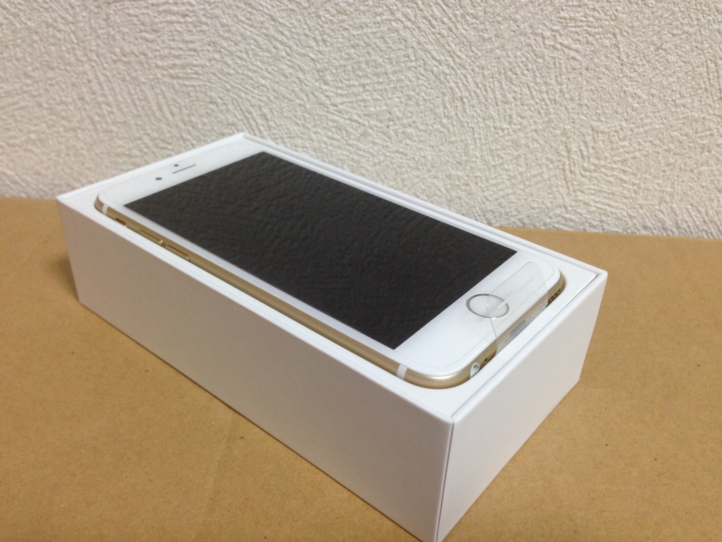 iphone-6_gold_unboxing_4